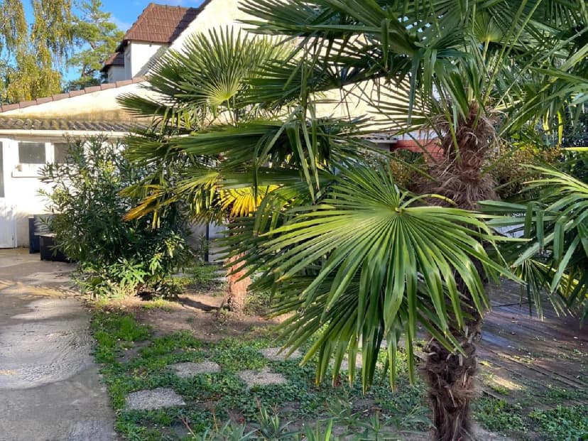 thumbnail of estate's photo