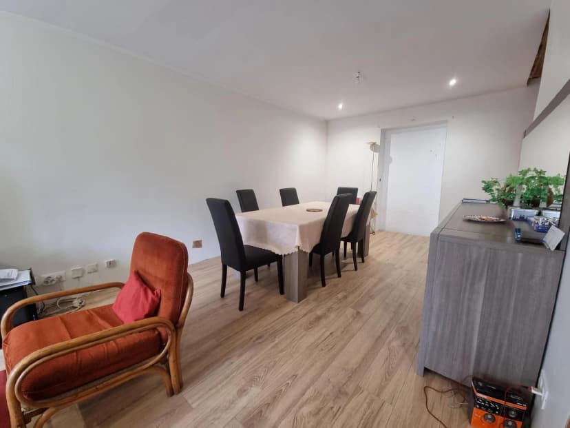 thumbnail of estate's photo