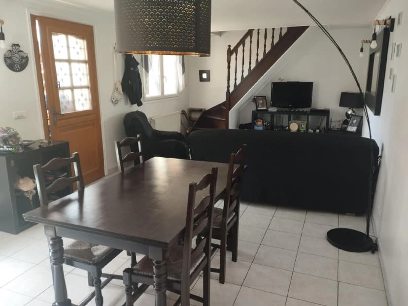 thumbnail of estate's photo