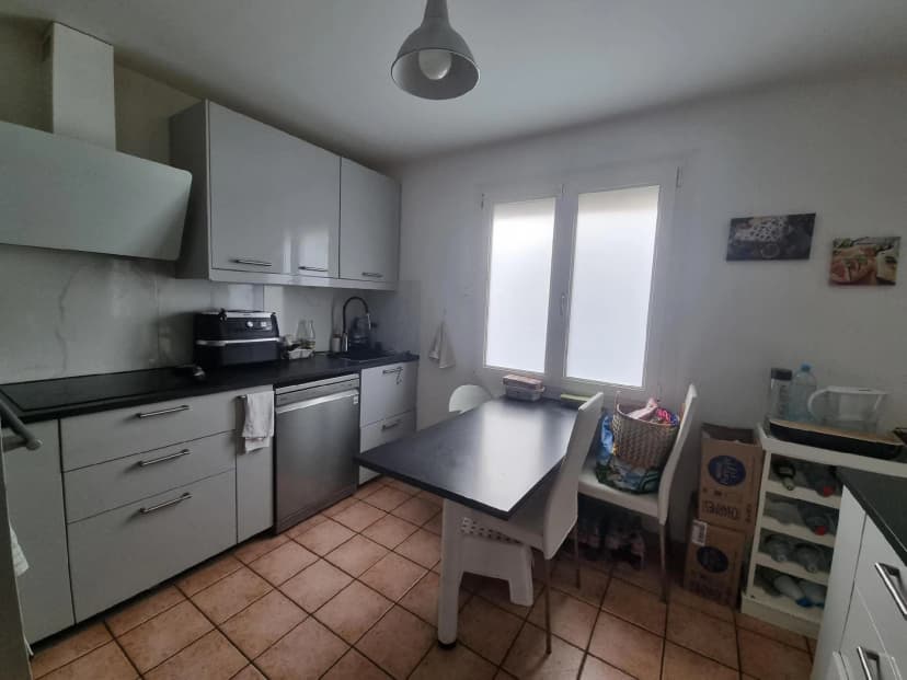 thumbnail of estate's photo