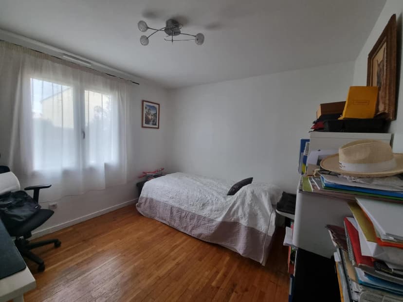 thumbnail of estate's photo