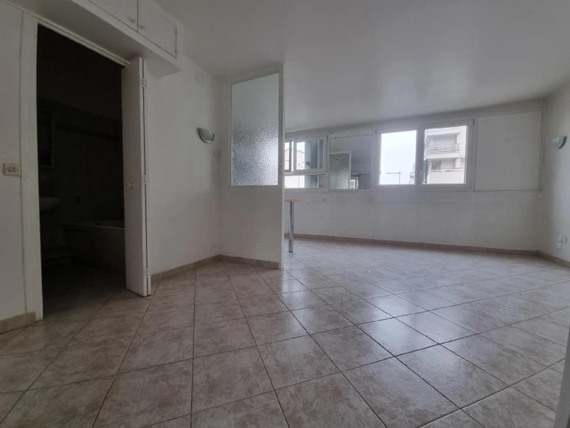 thumbnail of estate's photo