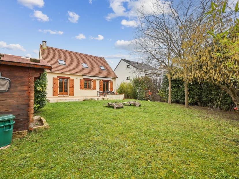 thumbnail of estate's photo