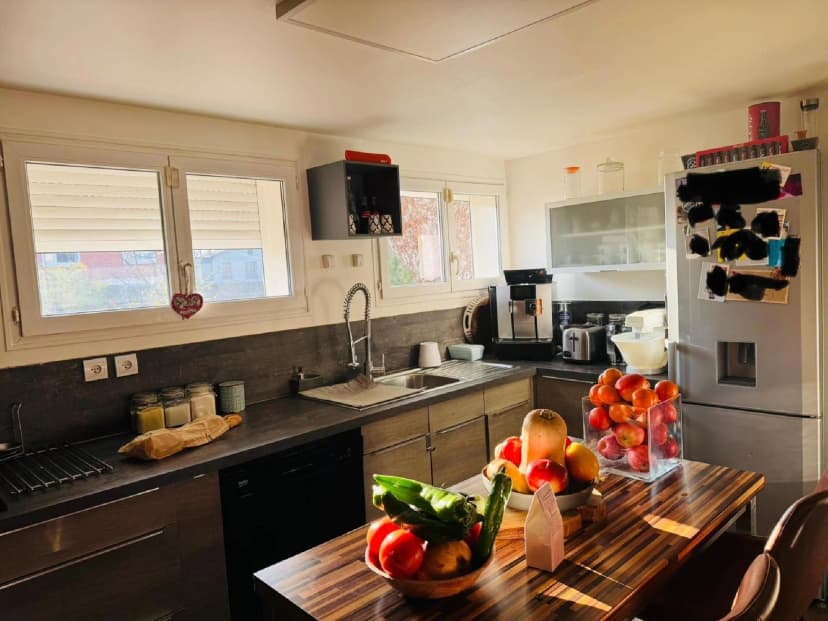 thumbnail of estate's photo