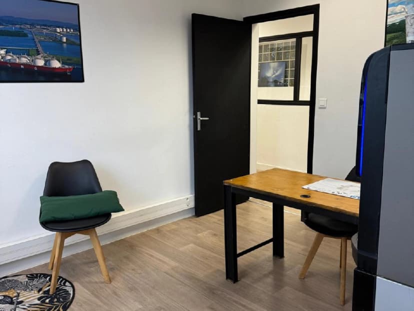 thumbnail of estate's photo